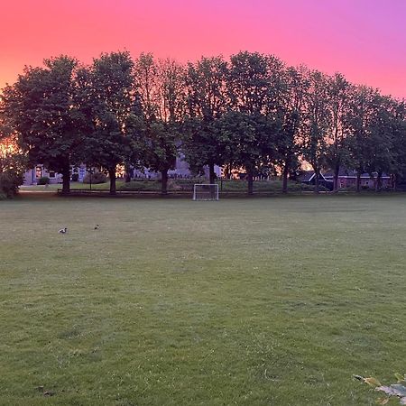 Hus Fan Eartiids Lägenhet Huns Exteriör bild
